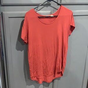 Reddish-orange tee M